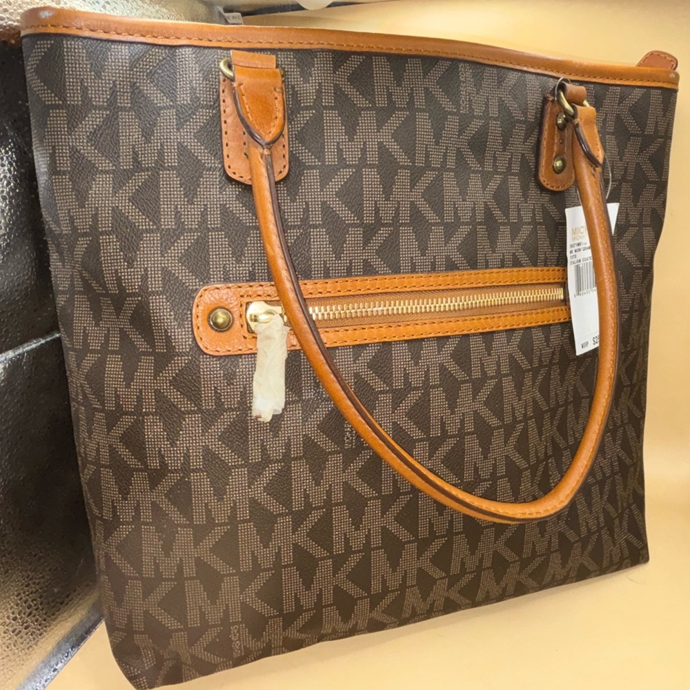 NWT  NO DISCOUNT Michael KORS Brown Tan MK Signature Jet Set Tote Travel $258